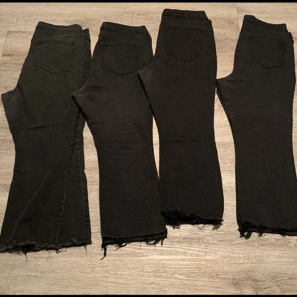 π Mid-Rise Cropped Flare-Ankle Jeans - Picture 7 of 15